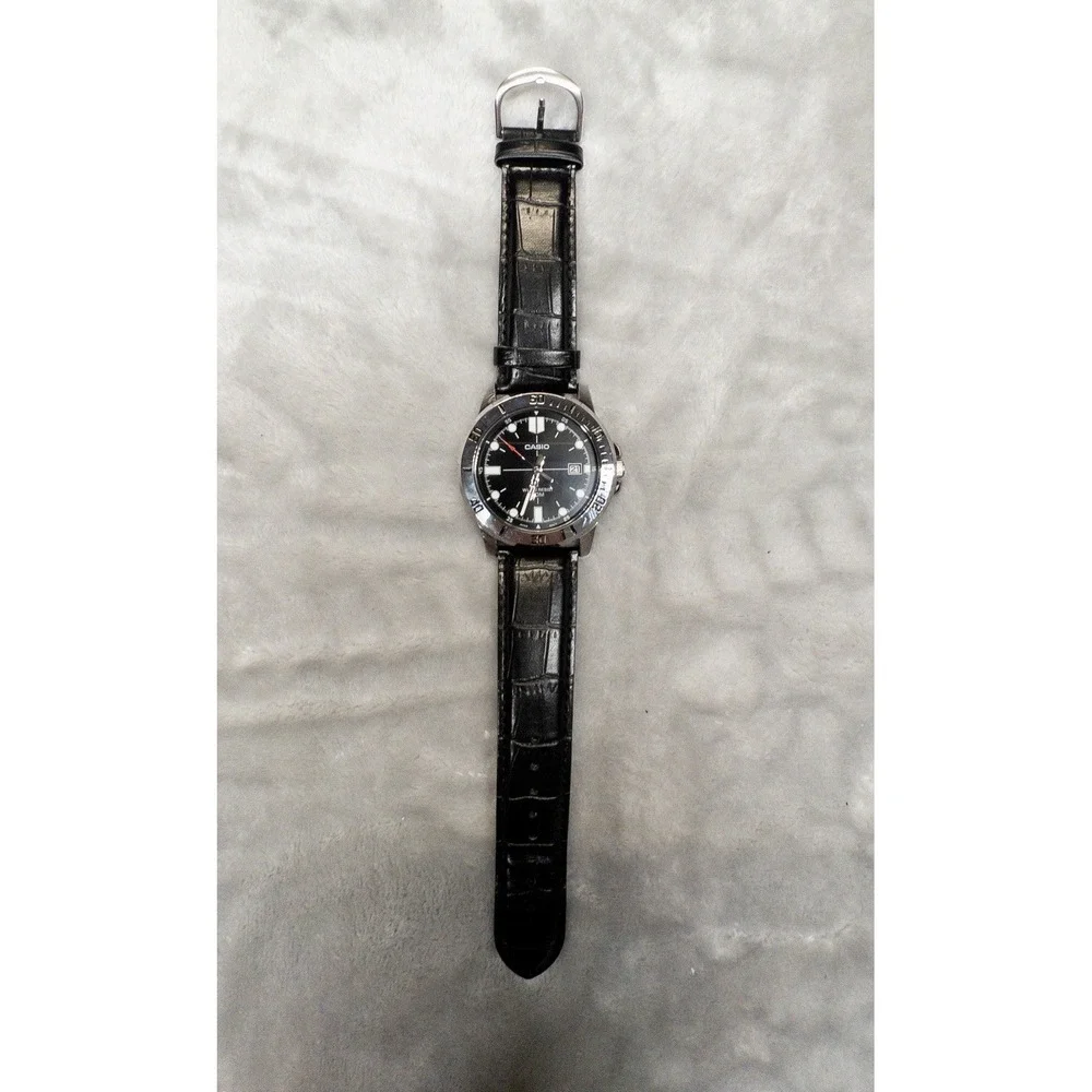 Casio MTP-VD01 Mens 43mm Day Indicator Watch Black Leather Band New Battery